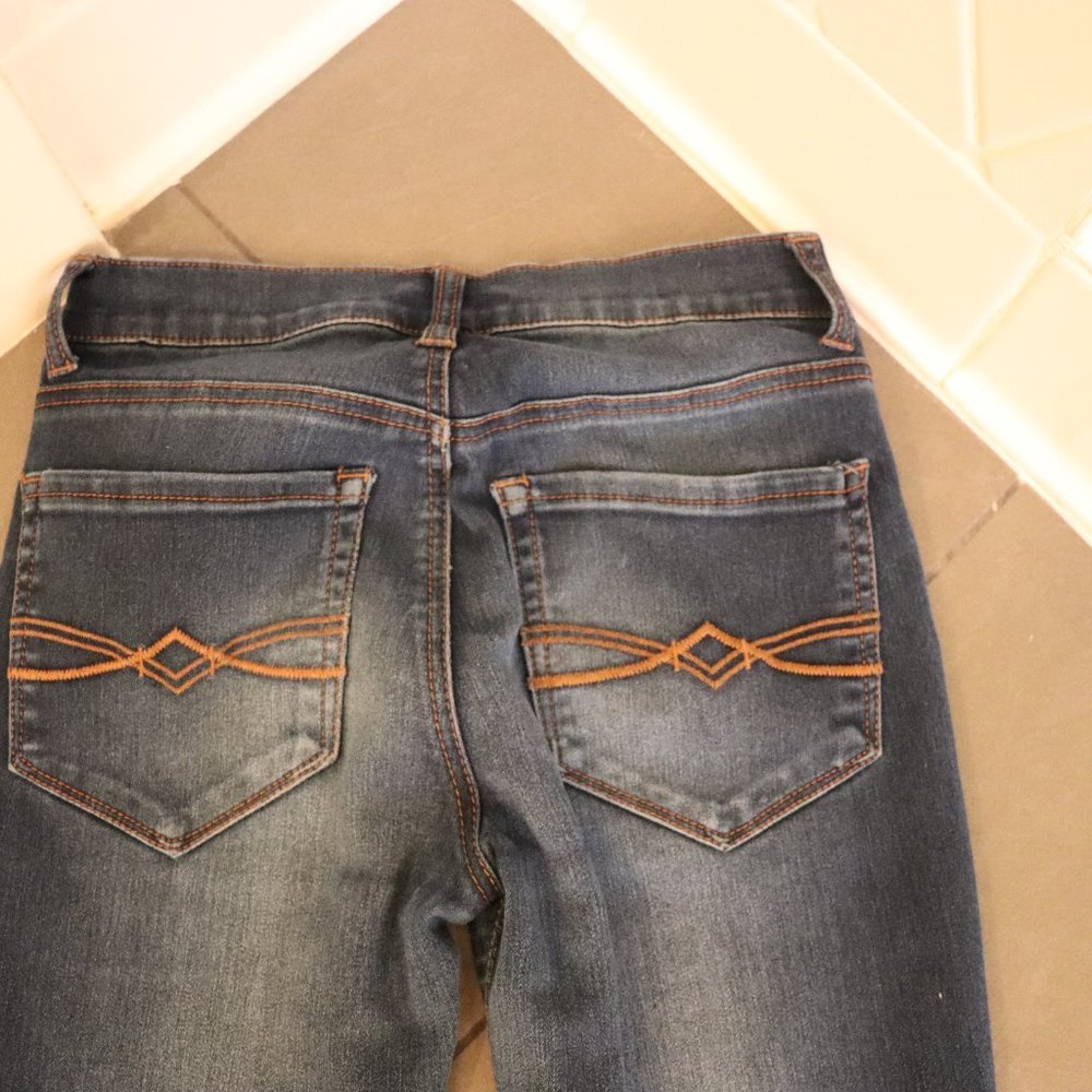 Blue Jeans - Picture 3 of 4